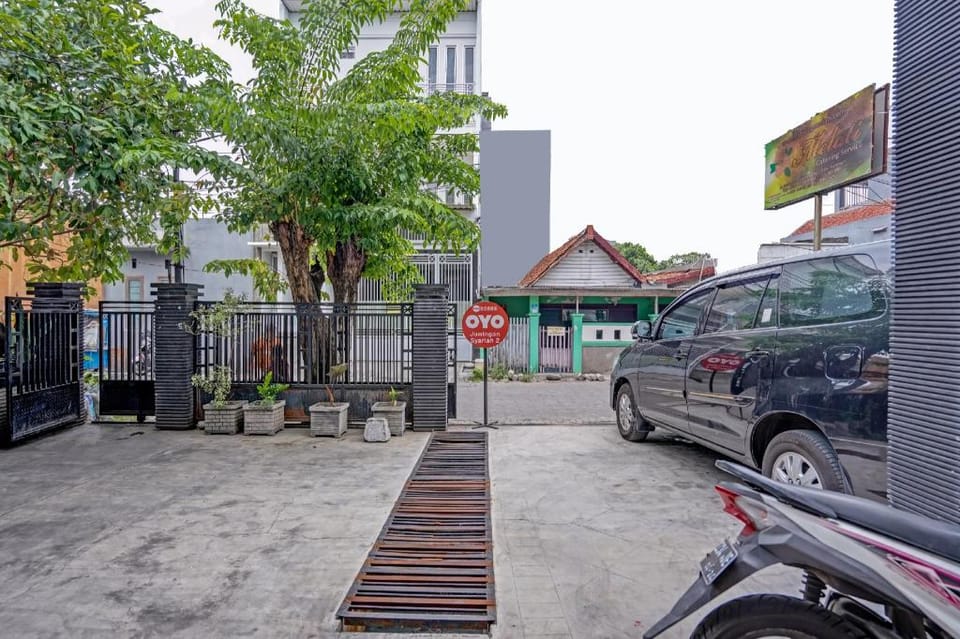 OYO 90665 Juwingan Syariah 2 Hotel in Surabaya