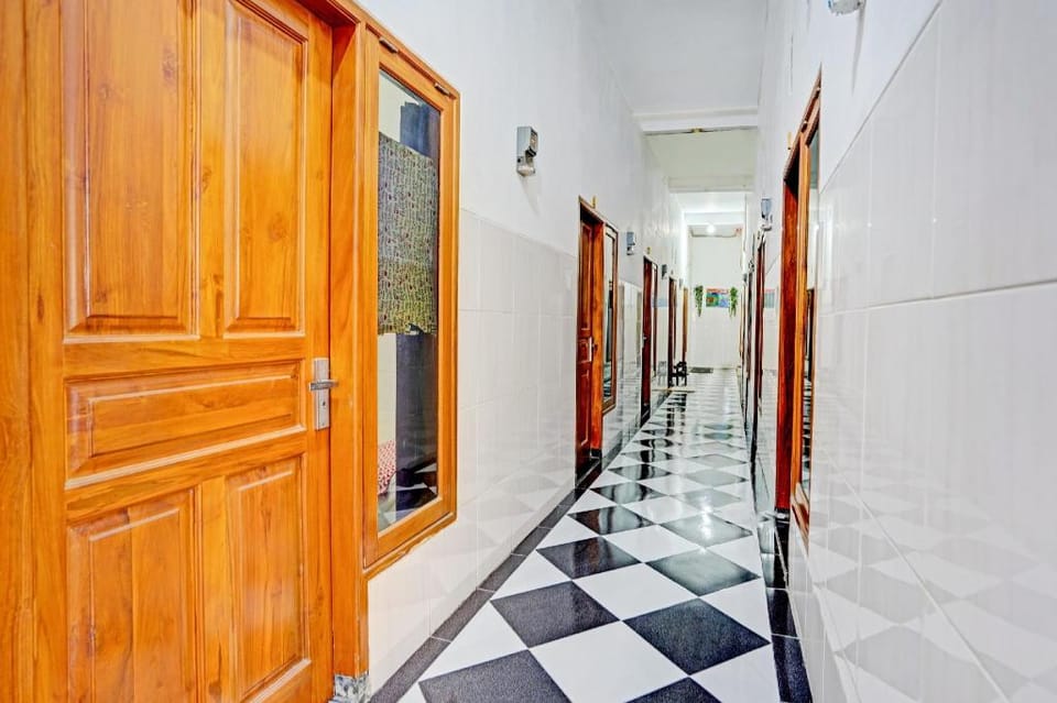 OYO 90665 Juwingan Syariah 2 Hotel in Surabaya