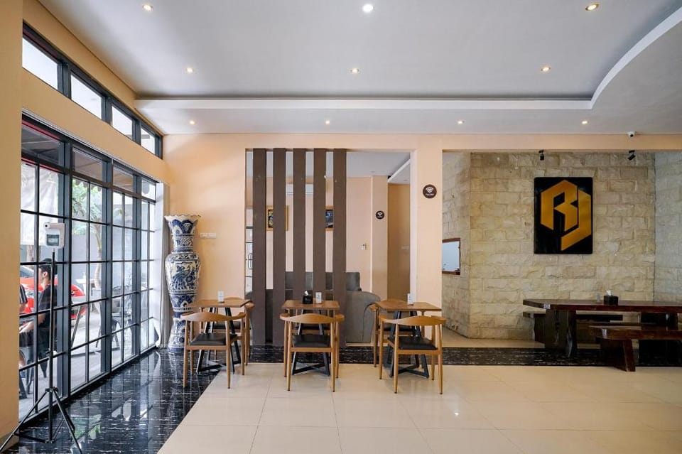 RedDoorz Premium @ Raja Hostel Syariah Lampung Hotel in Indonesia