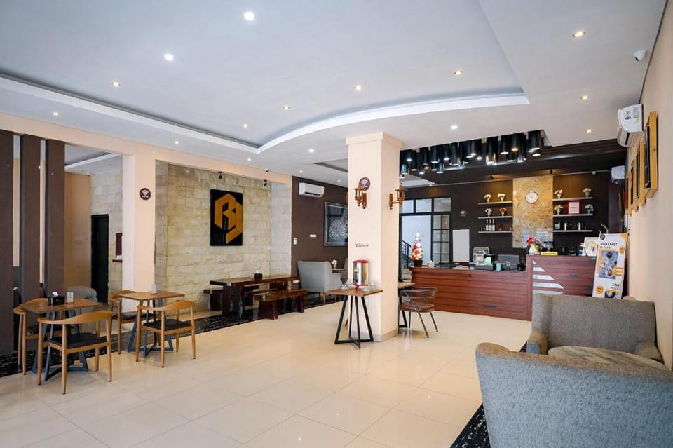 RedDoorz Premium @ Raja Hostel Syariah Lampung Hotel in Indonesia