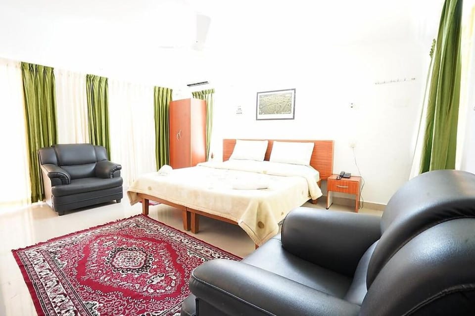 Hotel Tamilnadu - Yercaud Hotel in Tamil Nadu