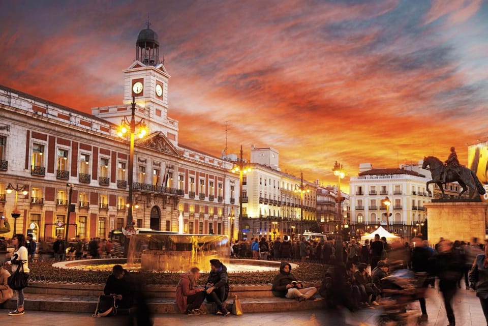 GRAN VIA -Chueca ROOMS PARKING TPH Bed and Breakfast in Centro