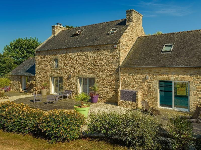 Spacious holiday home with heated indoor pool Vacation rental in Finistere