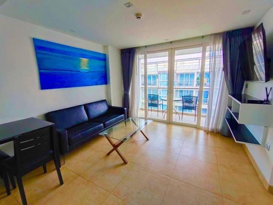 Centara Avenue Residence Apartment in Pattaya City