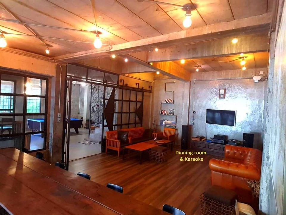 Pulley Pool Villa Hua Hin, 150m to the Sea Villa in Nong Kae