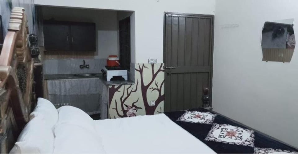 Two Bedrooms Apartment Near to Ring Road Apartment in Lahore