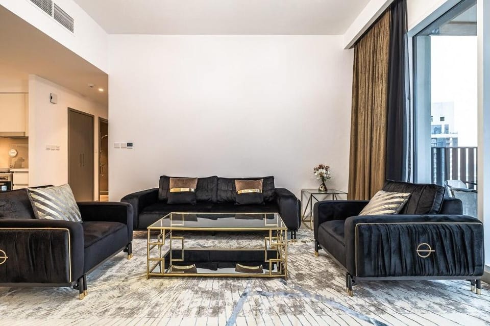 Modern 2BDR / Lagoons view / With balcony Apartment in Dubai
