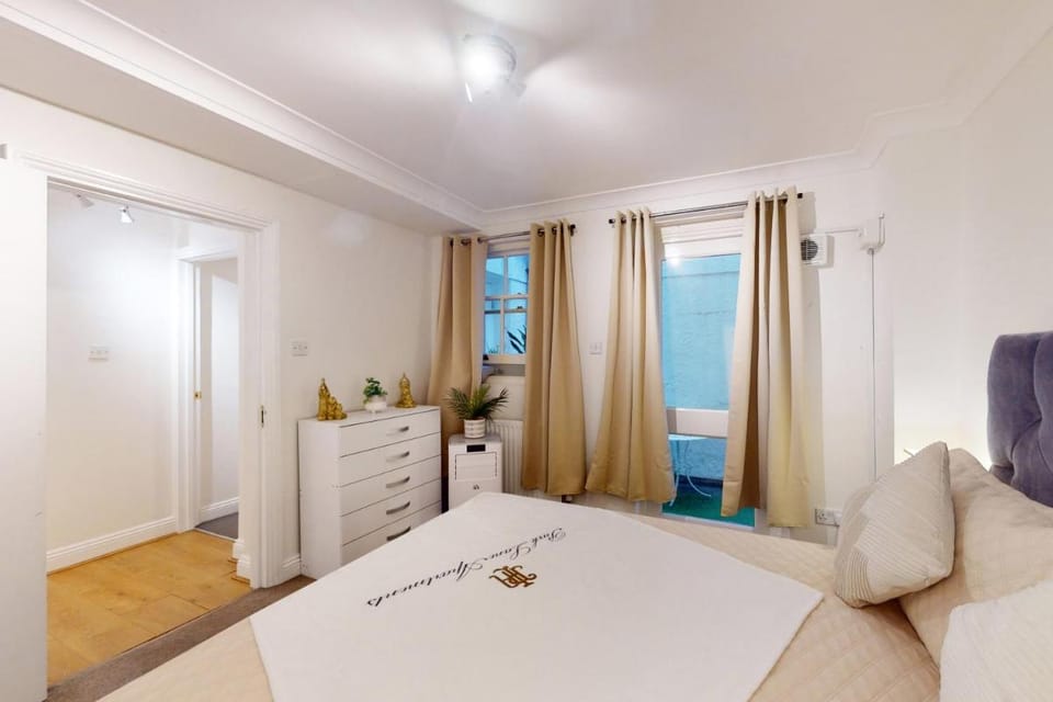 Park Lane Apartments Baker Street Apartment in City of Westminster