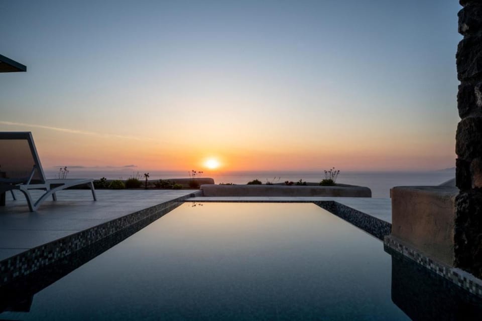 Mardanza Exclusive Apartment in Santorini