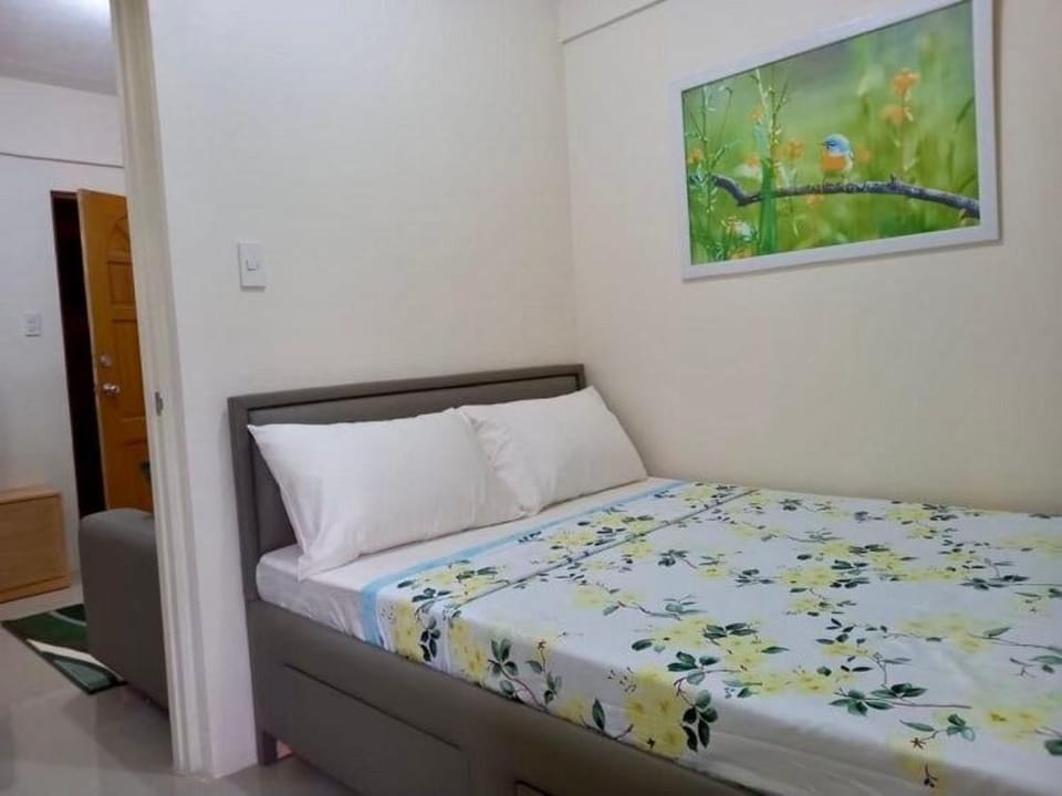 Modern 1-Bedroom condo in vibrant Malabanias Apartment in Angeles