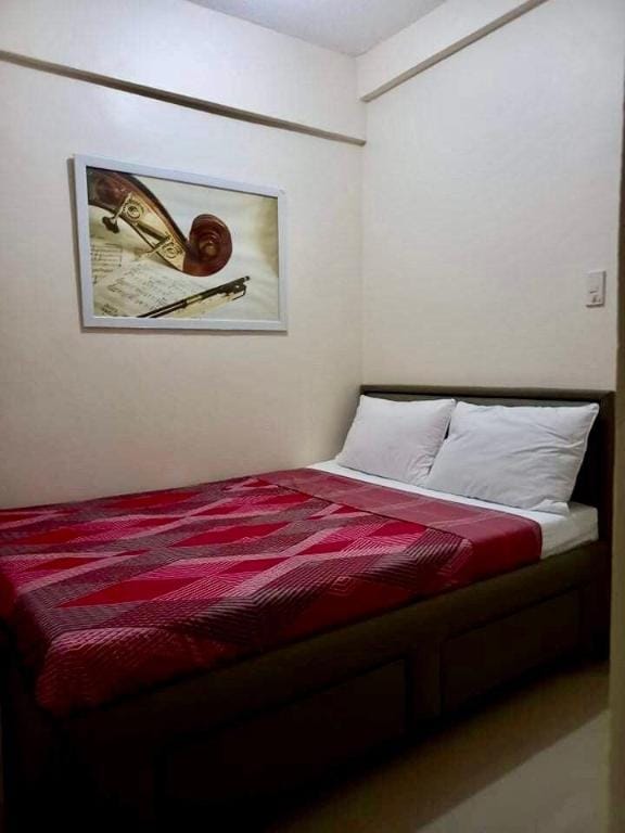 Cosy 1-bedroom condo in vibrant Malabanias Apartment in Angeles