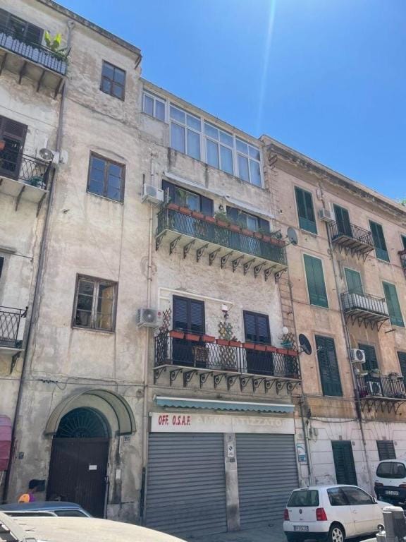 ITISEASY 1 PALERMO  CIN IT082053C2FPL7EVPP Apartment in Palermo