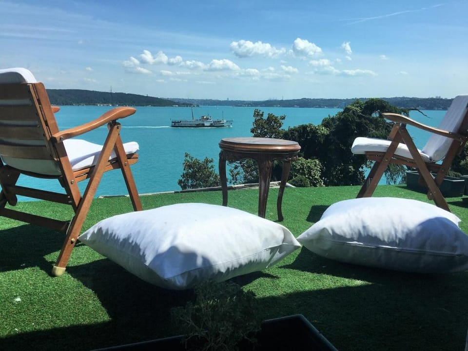 Terrace with amazing bosphorus view Vacation rental in Istanbul