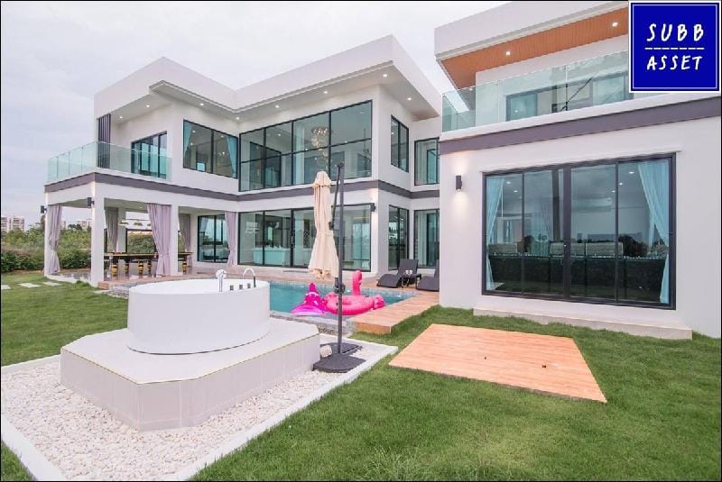 Modern Luxury PoolVilla for 30 Persons | Huahin Villa in Thailand