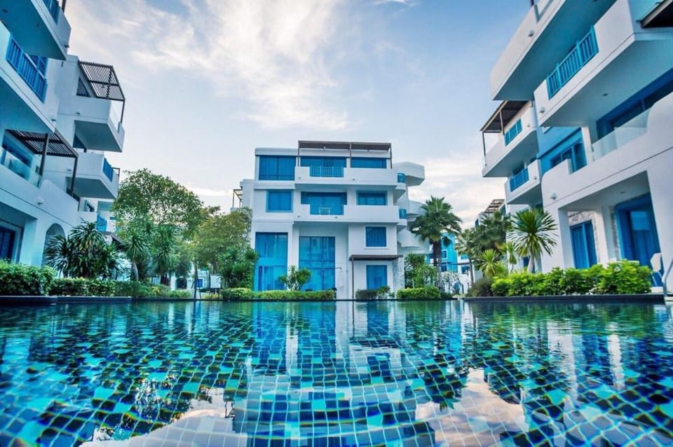 Center Huahin / 2 Bedrooms / 2mins to beach Apartment in Hua Hin District