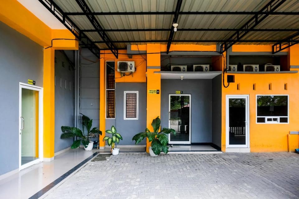 RedDoorz @ Teratai Homestay Medan Amplas Hotel in Indonesia
