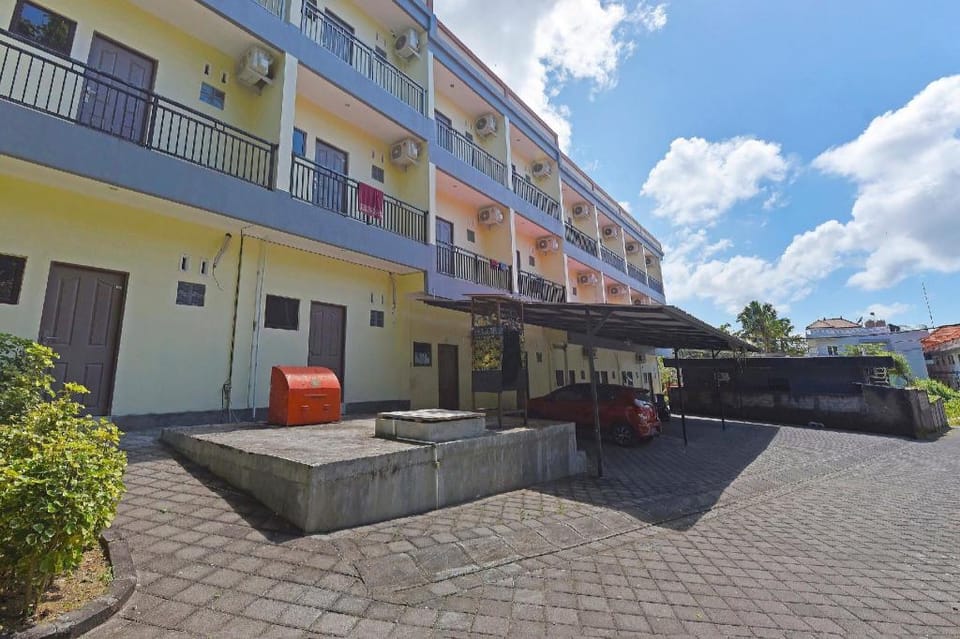 OYO Life 90675 Ld Residence Hotel in Kuta Selatan
