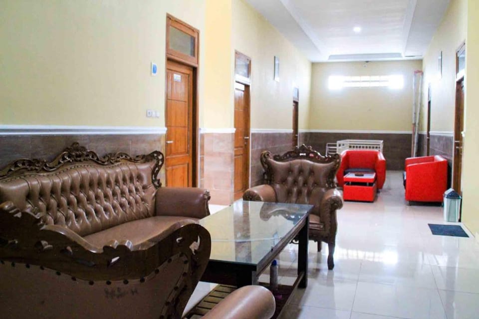 Puri Karomah Syariah RedPartner Hotel in East Java