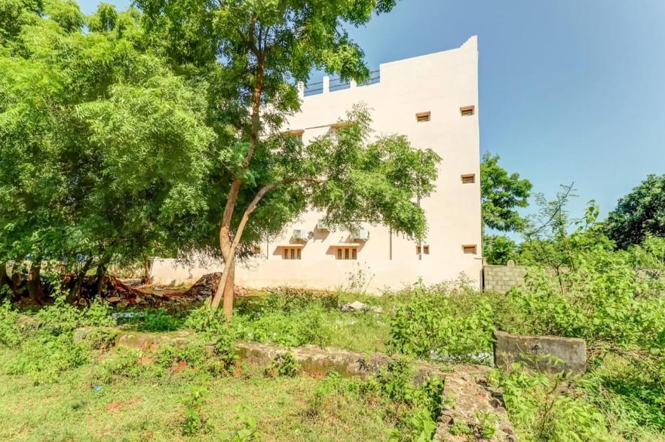Flagship 83148 Spm Guest House Hotel in Visakhapatnam