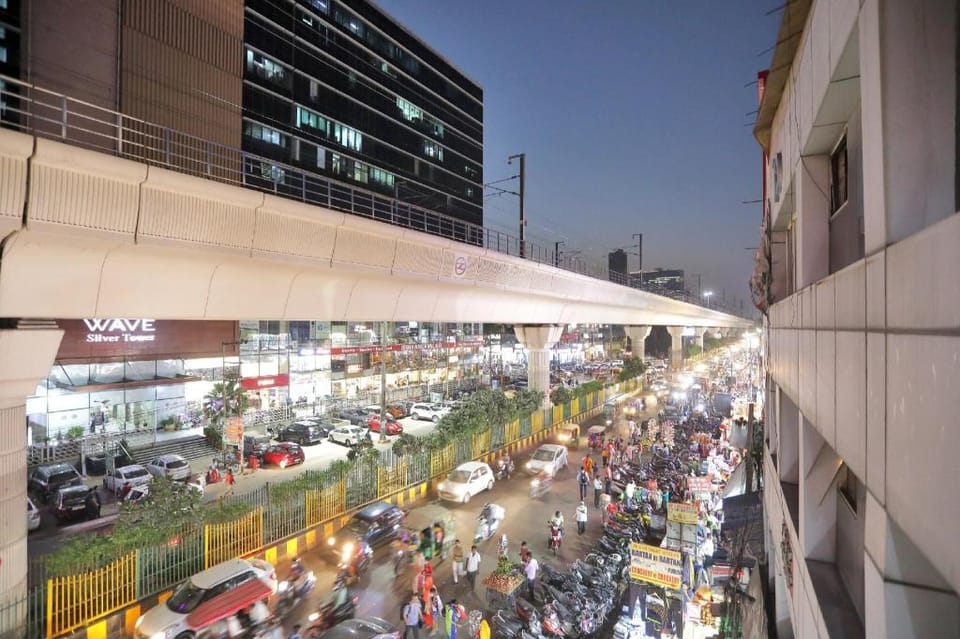 Hotel O Crown Hotel in Noida