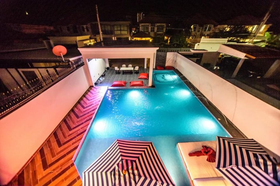 Exquisite Pool Villa J - Pattaya Pool Villa Villa in Pattaya City