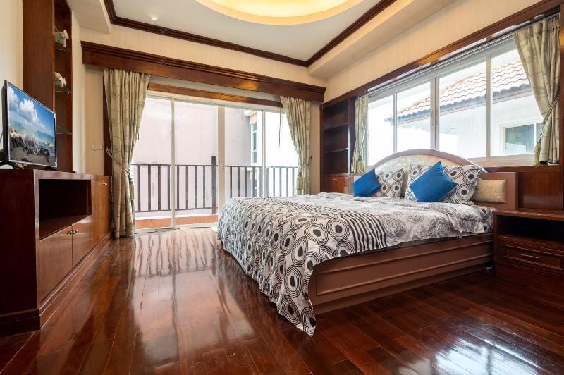 Angel 5BR Pool Villa Phuket + Free Airport Pickup Villa in Phuket