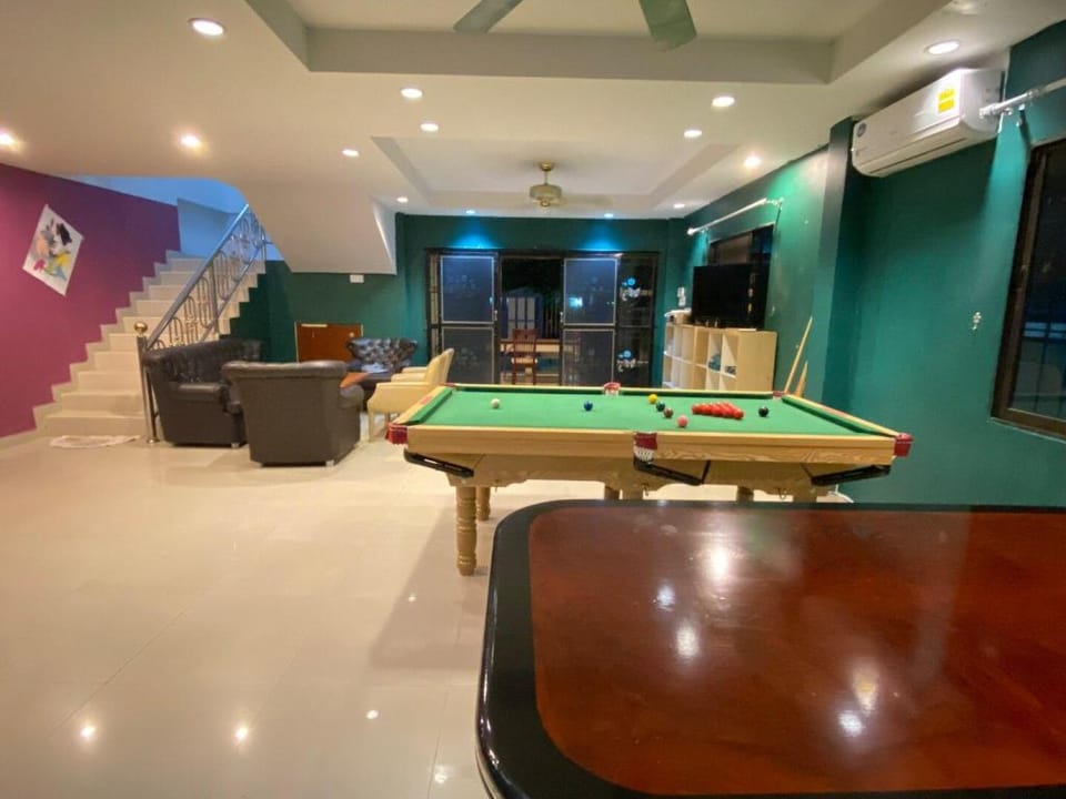 Jomtien beach 1km,color villa,BBQ,台球,karaoke Villa in Pattaya City