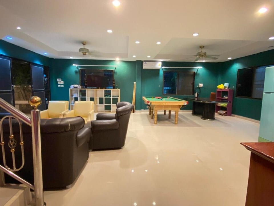 Jomtien beach 1km,color villa,BBQ,台球,karaoke Villa in Pattaya City