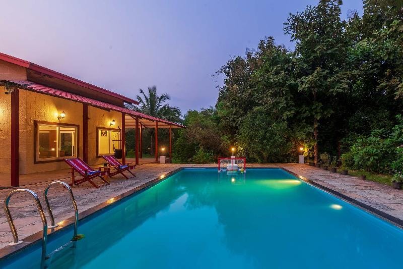 Corfu & Crete by StayVista - Mountain-view villa Villa in Maharashtra