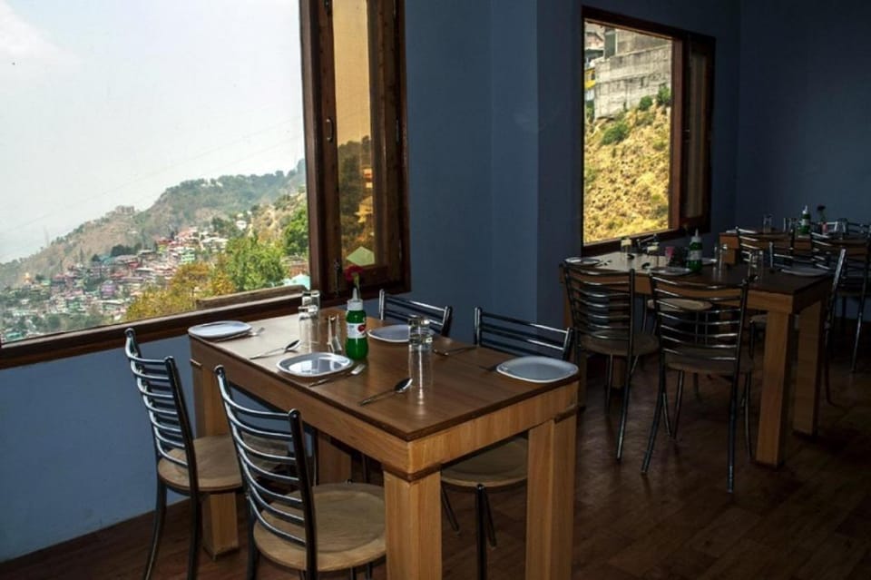 Goroomgo Divine Hills Shimla Hotel in Shimla