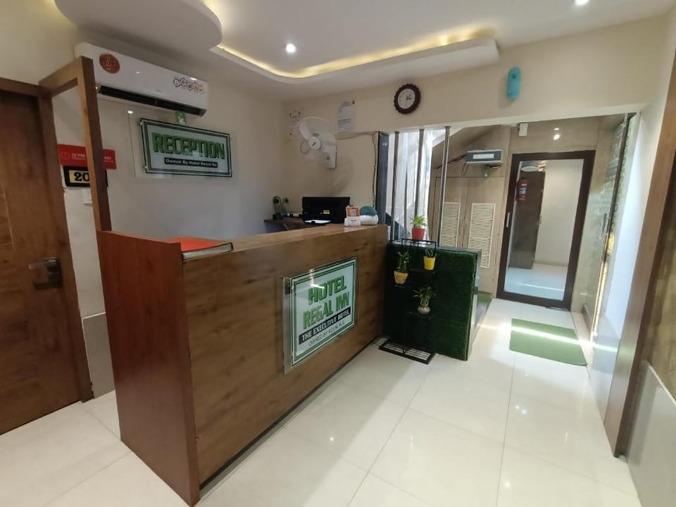 Hotel Regal Inn Andheri - Nearest Mumbai Airport T1 Hotel in Mumbai