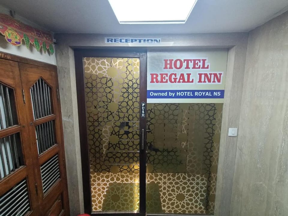 Hotel Regal Inn Andheri - Nearest Mumbai Airport T1 Hotel in Mumbai