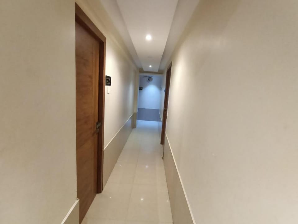 Hotel Regal Inn Andheri - Nearest Mumbai Airport T1 Hotel in Mumbai