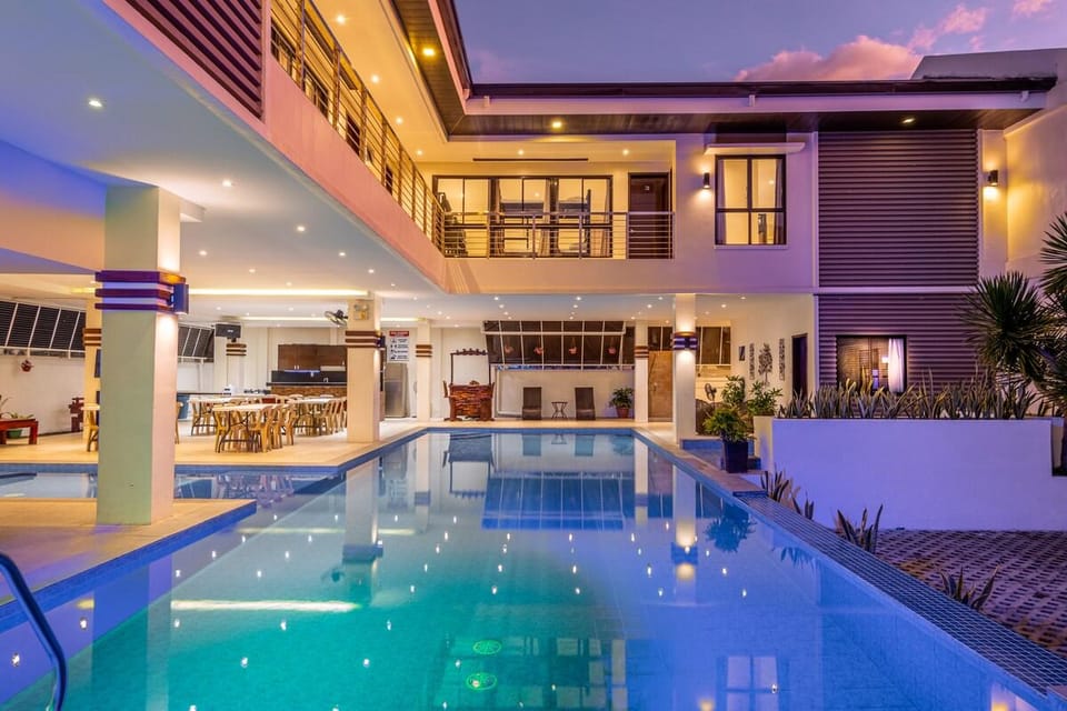 Casa Gerardo Private Resort - Natural Hot Spring Villa in Calamba