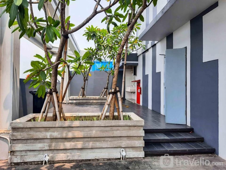 Homey and Tidy Studio Monroe Tower Apt By Travelio Apartment in West Java