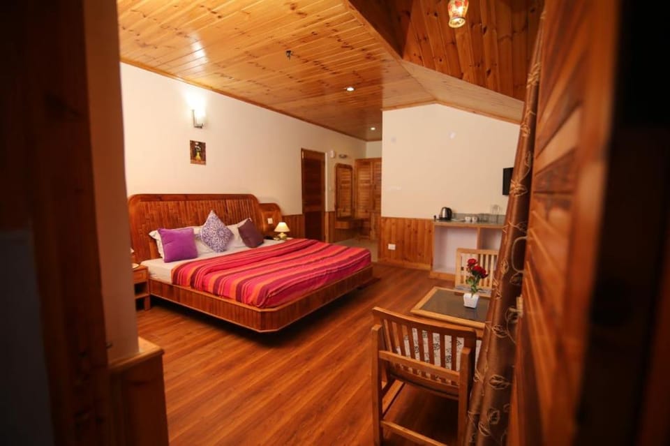 Seven Bedroom Cottage in Himalayas| Balcony| Cook Villa in Manali