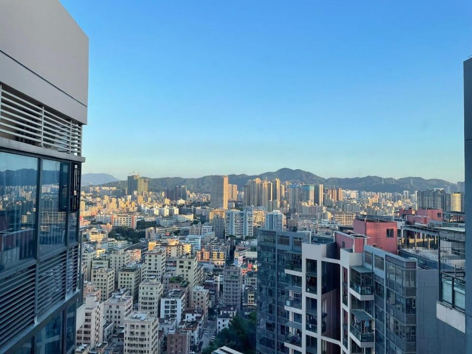 Shenzhen【信义嘉御山】深圳北近华为云里投影豪华夜景房 Apartment in Shenzhen