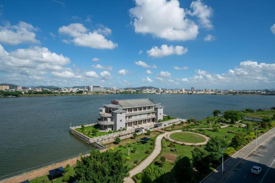 Floral Hotel Chaozhou Ancient City Peninsula Inn Hotel in Fujian