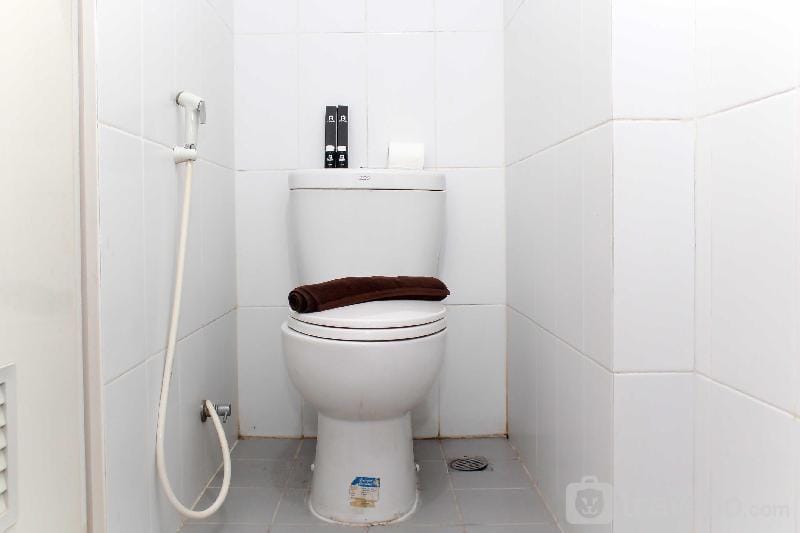 Comfort 1BR at Grand Sentraland Apt By Travelio Apartment in West Java