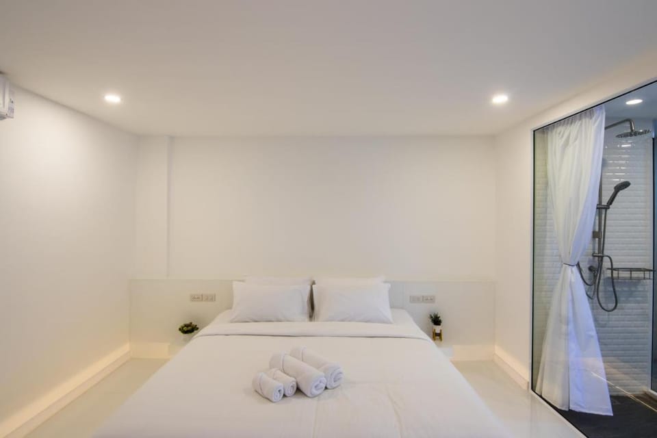 Thewhitehotel BY Charoensri - SHA Extra Plus Hotel in Laos