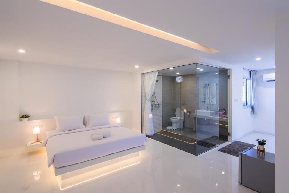 Thewhitehotel BY Charoensri - SHA Extra Plus Hotel in Laos