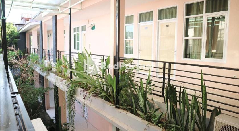 Wisma Suci Syariah Polewali Mandar Mitra RedDoorz Hotel in Indonesia