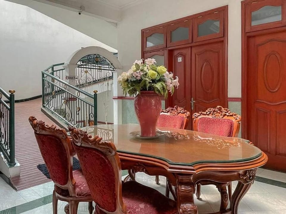 RedDoorz Syariah @ Karang Pilang Hotel in Surabaya