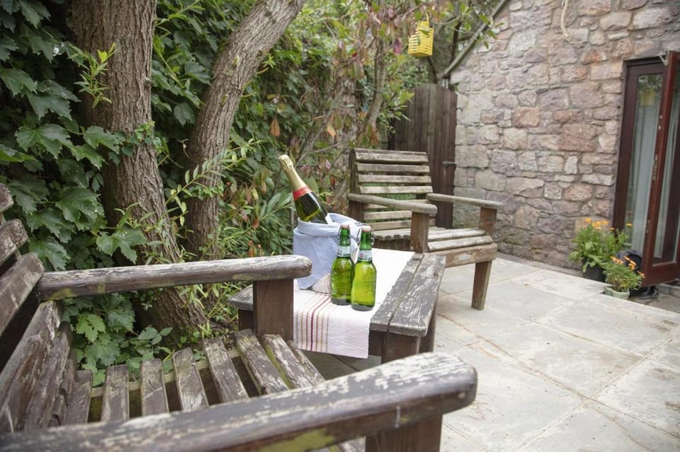 Hill End Barn - 1 Bed Barn Conversion  Vacation rental in Wales