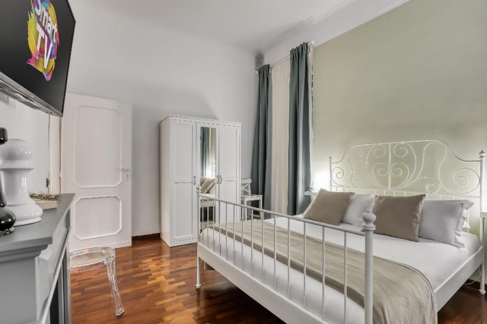 Atrhome Luxury Frattina Apartment in Rome