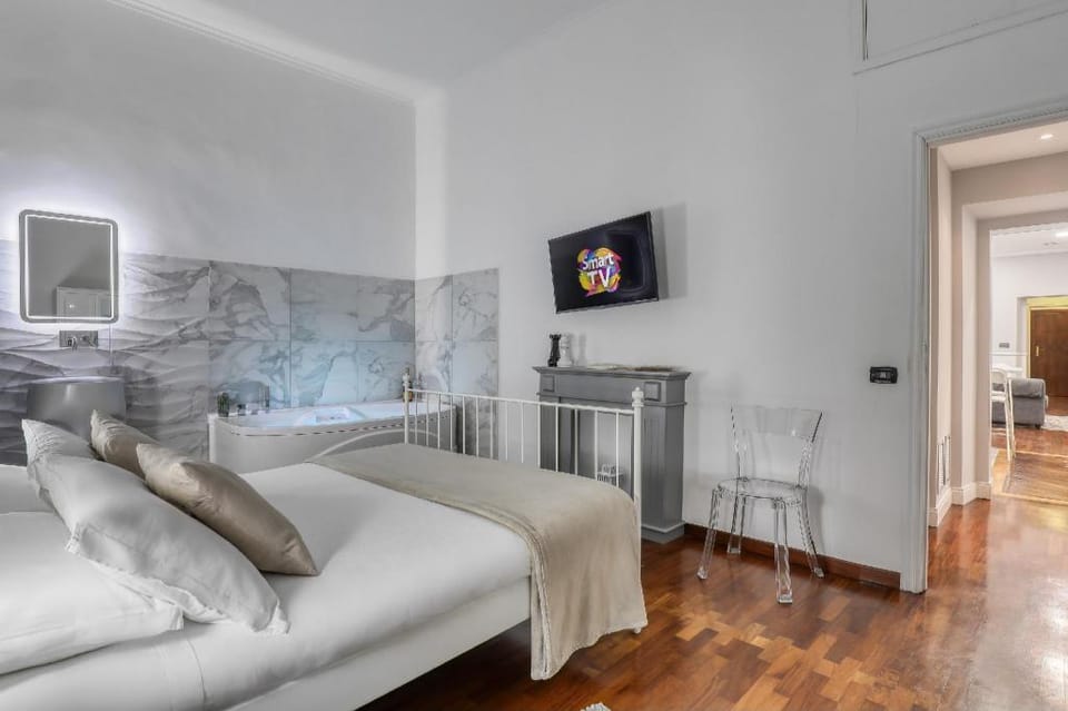 Atrhome Luxury Frattina Apartment in Rome