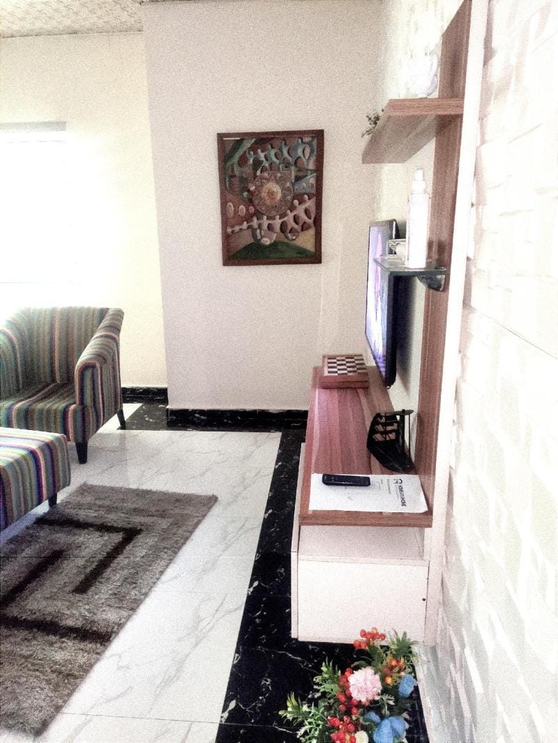 Spacious 2bedroom Rentals 10-Mins from the Airport Apartment in Lagos