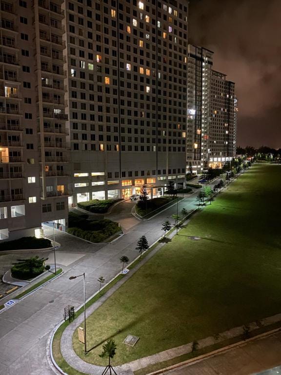 Cool Tagaytay with FREE parking space at basement Apartment in Tagaytay