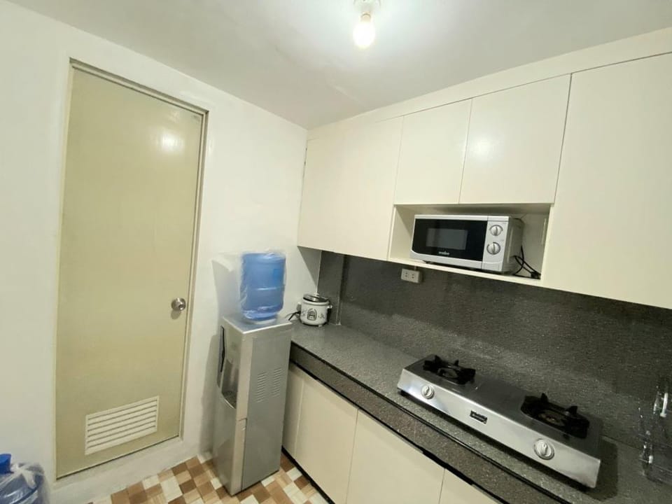 RUSTIC THEMED 2Bedroom House NEAR CLARK AIRPORT Vacation rental in Angeles