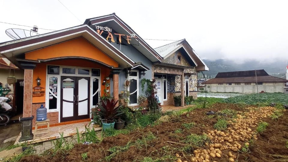 Kates Homestay Dieng Full House Vacation rental in Indonesia